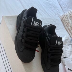 Dolce & Gabbana Black Low-Top Logo Lace Sneakers